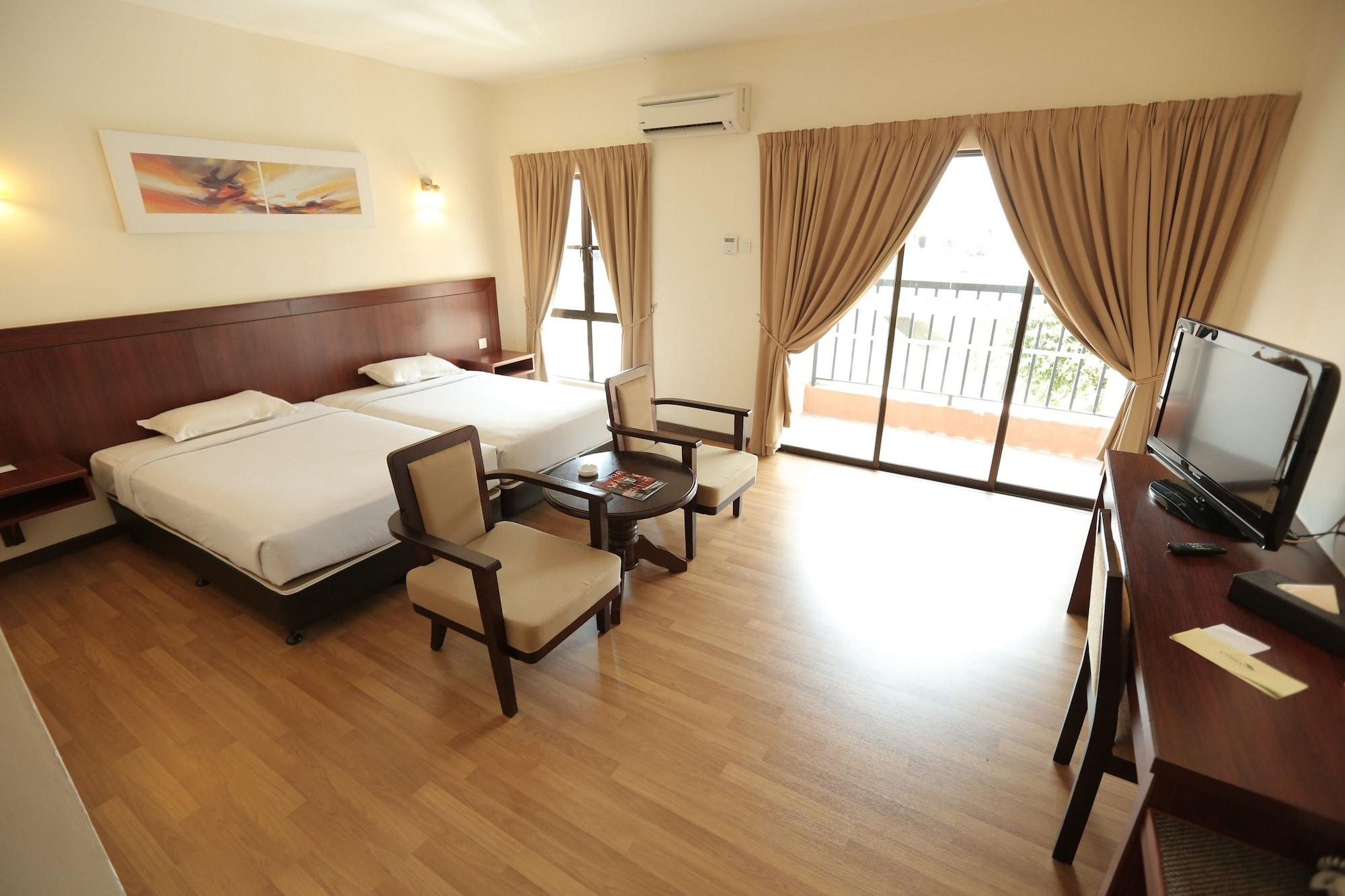 Arabian Bay Resort@ Bukit Gambang Resort City Экстерьер фото