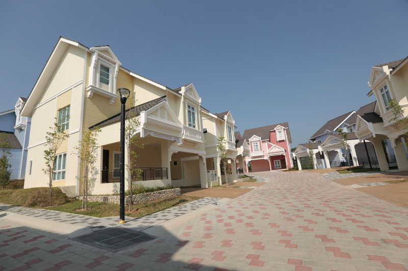 Arabian Bay Resort@ Bukit Gambang Resort City Экстерьер фото