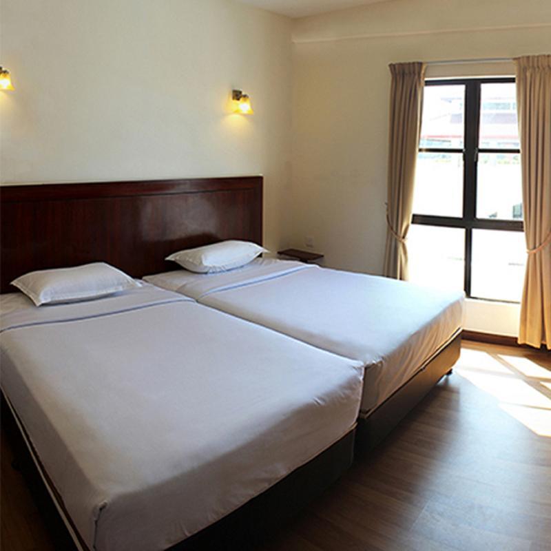 Arabian Bay Resort@ Bukit Gambang Resort City Экстерьер фото